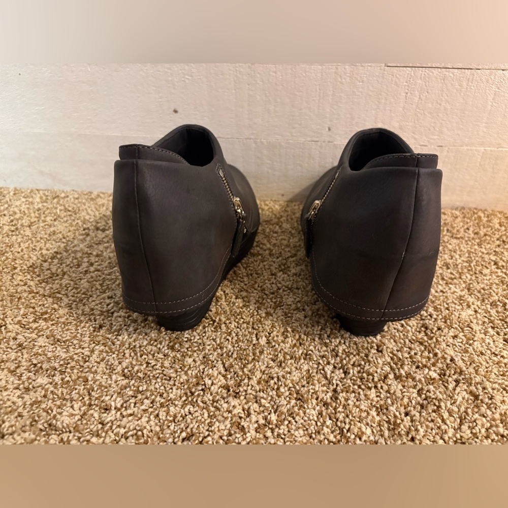 Dr. Scholl’s Charcoal Wedge Ankle Booties with Side Zipper Comfort Shoes - Picture 4 of 9